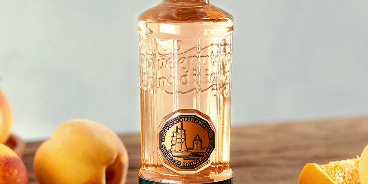 Año Manto Carrera Puerto de Indias innova con su ginebra de melocotón, flor de sauco, naranja  y enebro - Financial Food