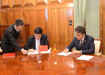 Firma Protocolos España-China