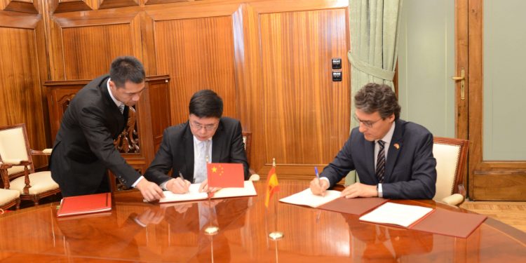 Firma Protocolos España-China