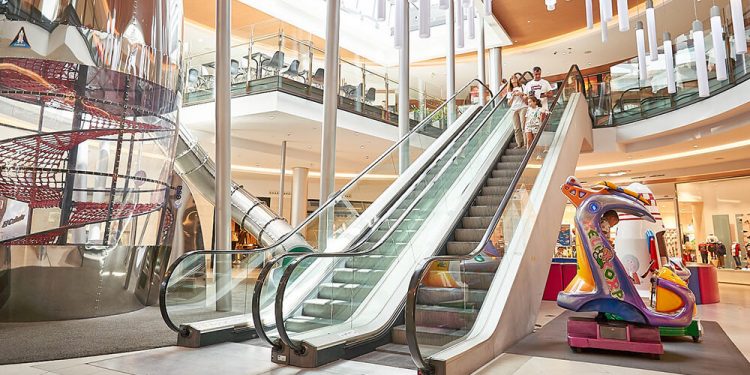 La afluencia a los centros comerciales se hunde un 93% debido al Covid-19