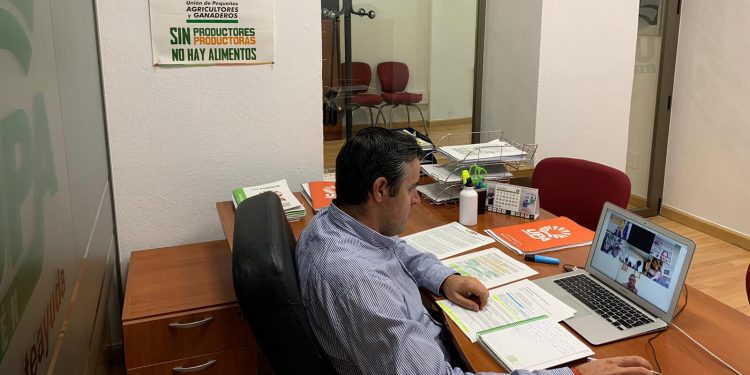 Cano en reunión con el ministro