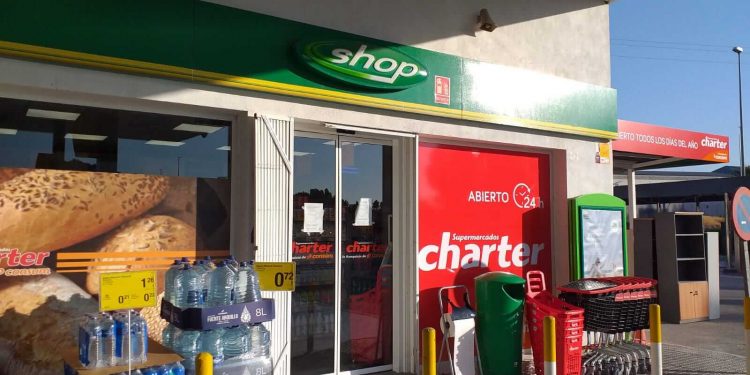 Fachada del Charter de Lorquí (Murcia)