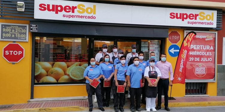 Supersol continúa reformando su red de tiendas