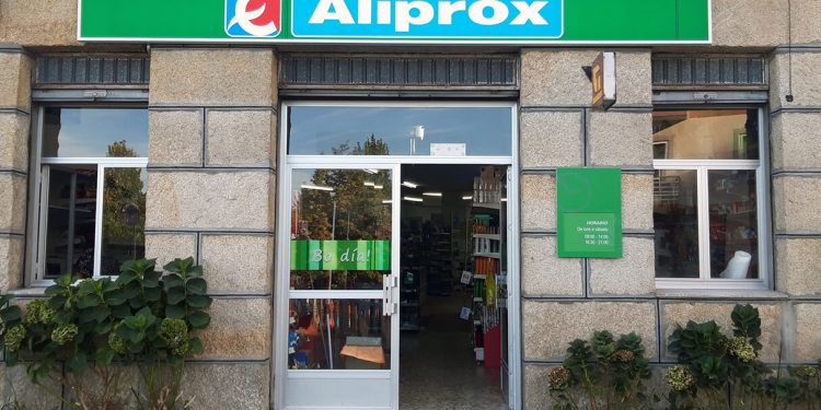 Vegalsa-Eroski y Aldi estrenan tiendas e Hiperdino reabre sus tiendas de zonas turísticas