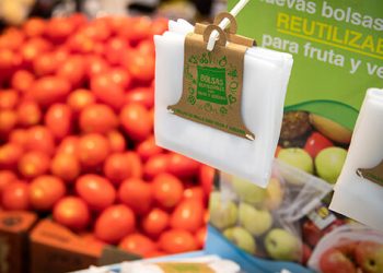 Lidl incorpora en todas sus tiendas la bolsa de malla para fruta y verdura