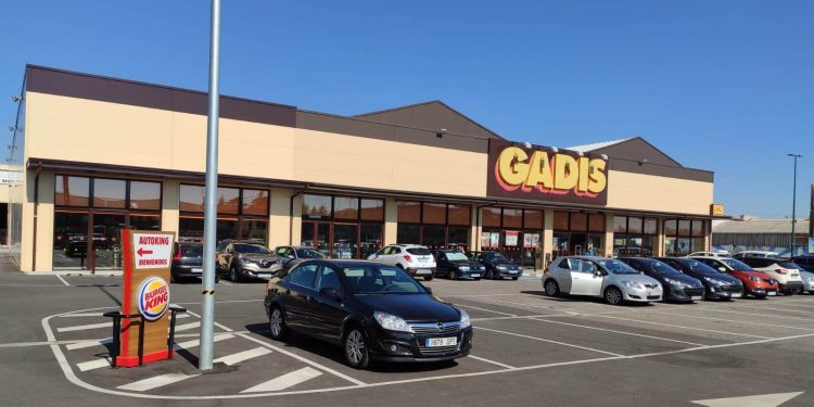 Gadis reforma un supermercado en Valladolid y Charter abre un nuevo supermercado en Valencia