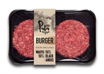 Santa Rosalía innova con su hamburguesa Doble Pata Negra