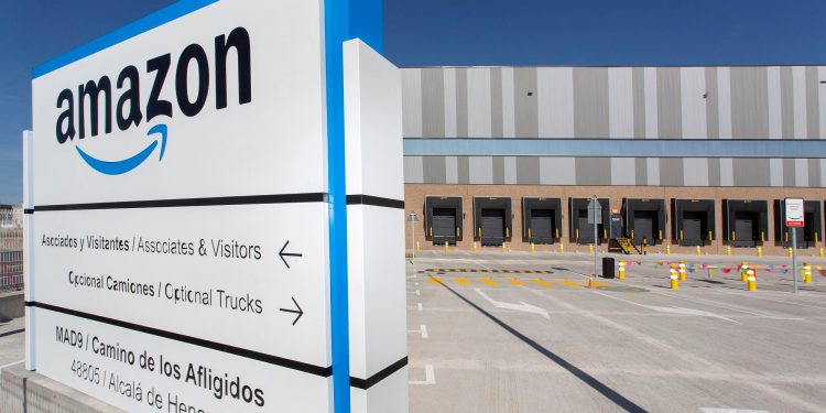 Ya está funcionando el nuevo centro logístico de Amazon en Alcalá de Henares (Madrid)