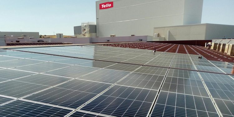 Tello invierte cuatro millones en la instalación de una planta fotovoltaica para autoconsumo
