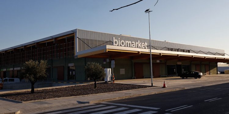 Mercabarna abre las puertas de Biomarket, un gran mercado mayorista de alimentos ecológicos
