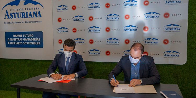 Central Lechera Asturiana SAT promueve el ahorro energético de sus ganaderías familiares