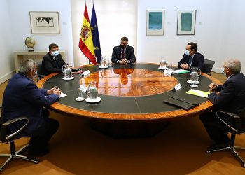 Sánchez analiza con el sector agrario la situación actual y futura del campo español