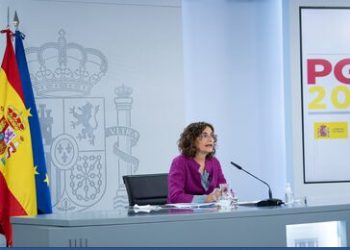 El Gobierno bajará el IVA de las mascarillas al 4%