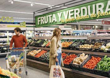 Los productos frescos ya representan cuatro de cada 10 euros del total de compra en Aldi