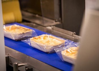 Gourmet inaugura una fábrica de platos preparados en la que ha invertido más de seis millones