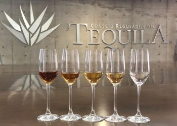 España recibió 2,8 millones de litros de tequila en 2020 y ya es el tercer importador del mundo