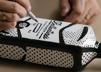 Nueva edición limitada de Ballantine’s por Joshua Vides