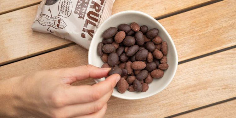 Nuevo snack saludable de cacahuete y chocolate de Natruly