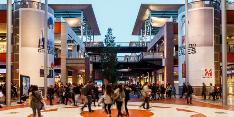 El centro comercial La Maquinista finaliza su renovación tras una inversión de 42 millones