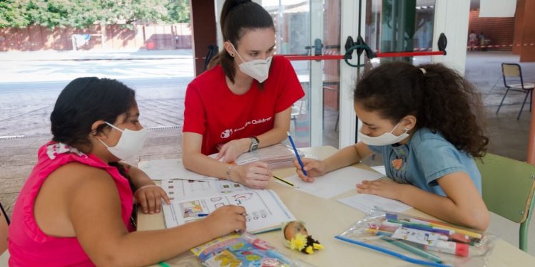 P&G contribuye a luchar contra el abandono escolar en España