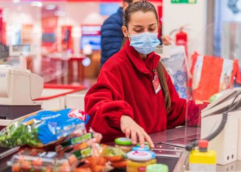 Alcampo incorporará a 100 personas en su plantilla que trabajarán en su nuevo hipermercado de Vigo