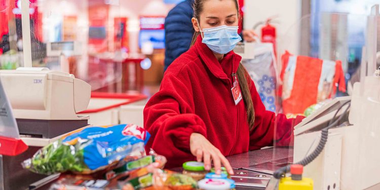 Alcampo incorporará a 100 personas en su plantilla que trabajarán en su nuevo hipermercado de Vigo