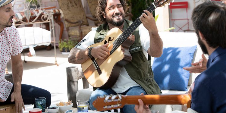 Antonio Orozco pone música a la última campaña de Pescanova