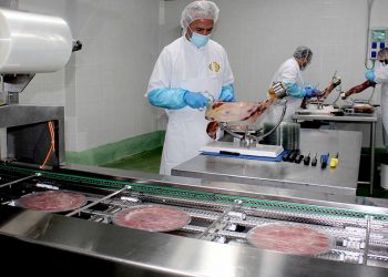Embutidos España mantiene su apuesta por el empleo en las zonas rurales
