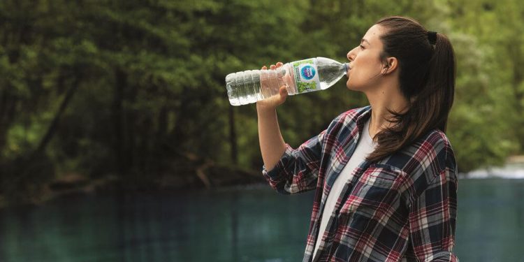 Nestlé Aquarel renueva su imagen