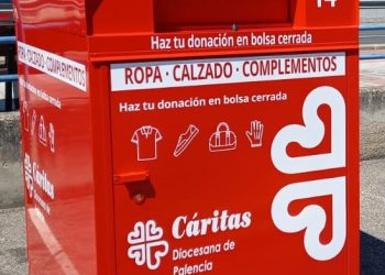 Contenedor ropa donada Moda Re