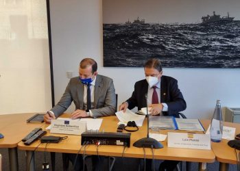 Reunión en la que han participado el ministro y el comisario europeo