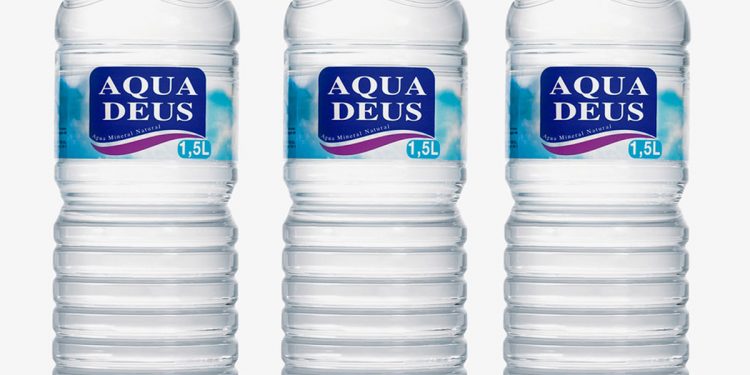 Aquadeus incorpora el tapón adherido a sus botellas de 1,5 litros -  Financial Food