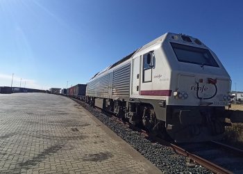 Azucarera utiliza el tren para transportar su azúcar