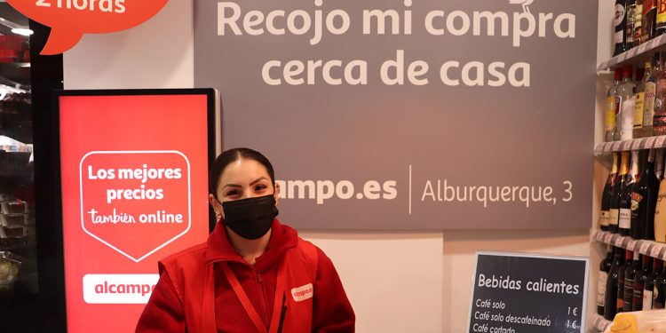 Punto de recogida de Alcampo en la calle Albuquerque (Madrid)