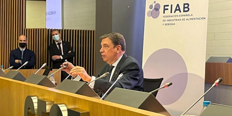 Luis Planas en la Asamblea General de FIAB de 2021