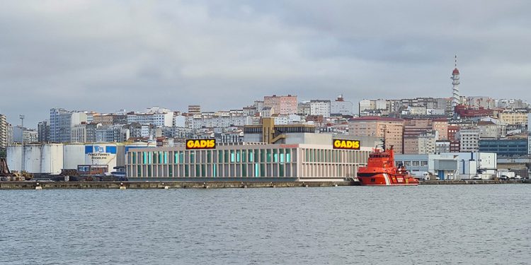 Nave de Gadisa en el Puerto de La Coruña