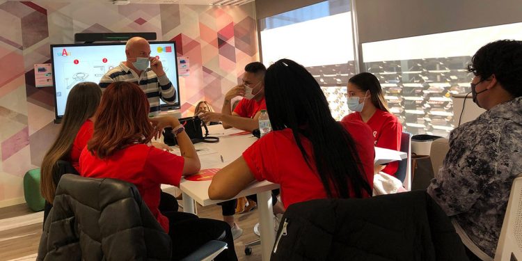 Nestlé colabora con la Fundación Exit para reducir el abandono escolar
