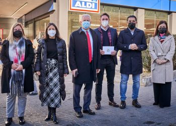 Alejandra Muñagorri, Tatiana Jiménez, Narciso Romero, Javier Martín, Miguel Ángel Martín y Patricia Hernández, inauguración Aldi 02022022
