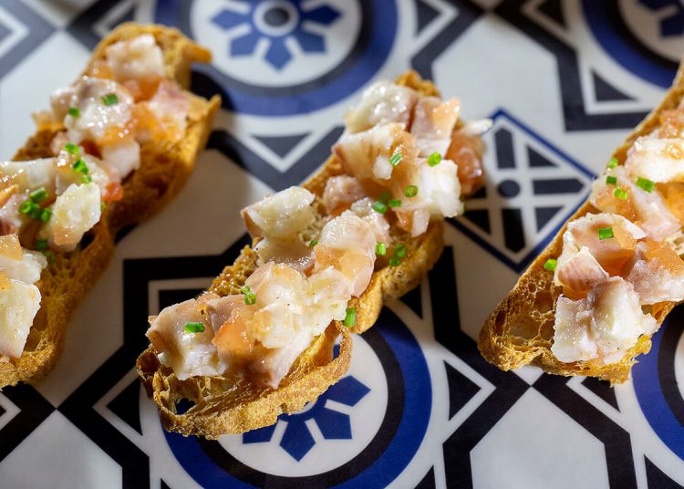 Tostada de anguila ahumada de Smook, marca de ANgulas Roset