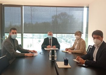 reunión Carrefour y autoridades riojanas