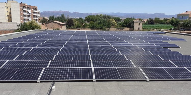 Placas fotovoltaicas instaladas en Plusfresc