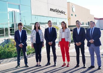 De izquierda a derecha, Sergio Calvo, Alicia Villar, Javier Meléndez, Reyes Maroto, Francisco Pérez y Gonzalo Fernández.