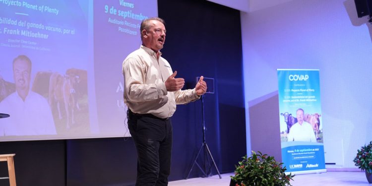 Frank Mitloehner, especialista mundial en sostenibilidad y medioambiente, ha visitado estos días las instalaciones de Covap,