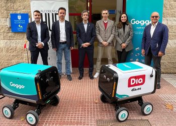 Goggo y Dia_Robot reparto