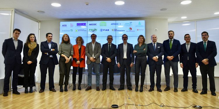 Organizaciones consumo-impuesto plastico