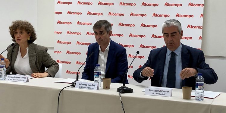 Alcampo se expande a todas las CCAA menos Extremadura con la compra de los supermercados a Dia
