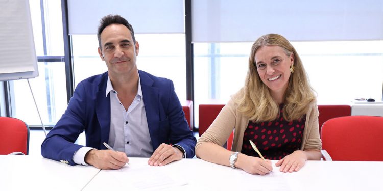 Ricardo Álvarez, CEO Dia España; y Laura Díaz, directora de Relaciones Laborales de Dia España.