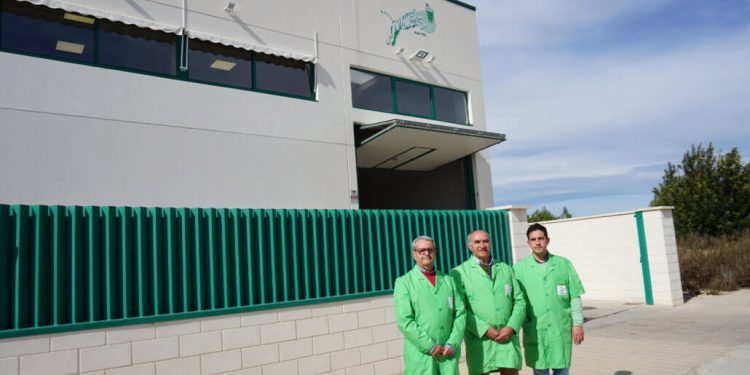 Gaseosas El Tigre avanza en su compromiso por la sostenibilidad al retirar plásticos de sus envases