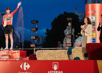 Perthuisot entrega maillot Carrefour