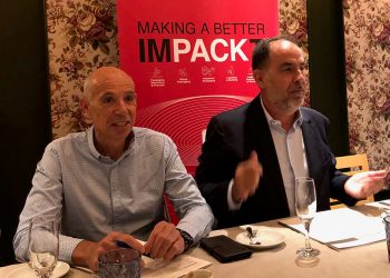 El director de Hispack, Xavier Pascual (izquierda) y el presidente del comité organizador de Hispack 2024, Jordi Bernabeu (derecha).